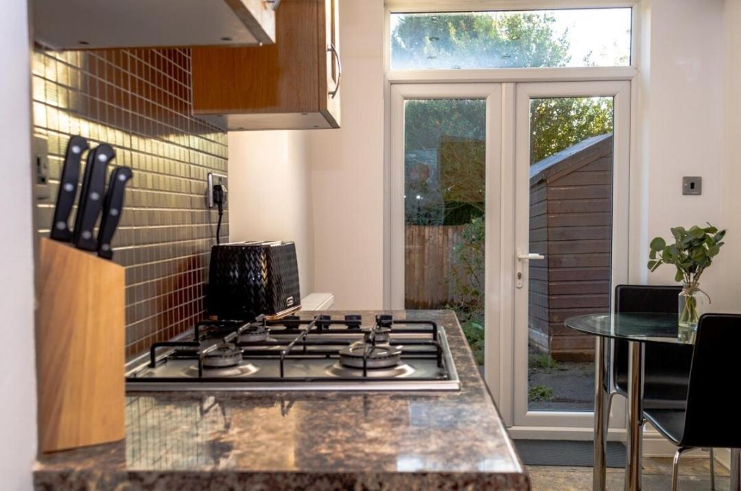 Charming York House- Walking Distance To Town Centre Villa Exterior photo
