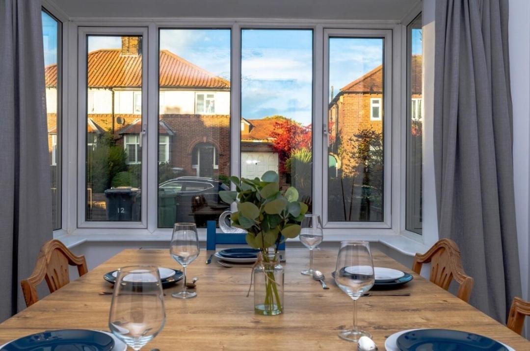 Charming York House- Walking Distance To Town Centre Villa Exterior photo